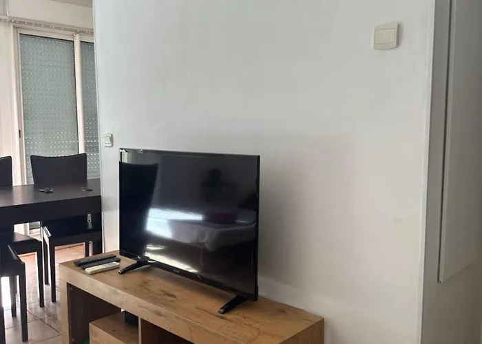 アパート Cute 10 Steps To Monaco ボーソレイユ